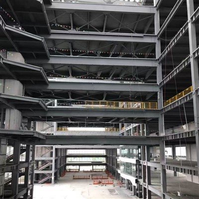 Edifício de vários{0}} andares com estrutura de aço pré-fabricada